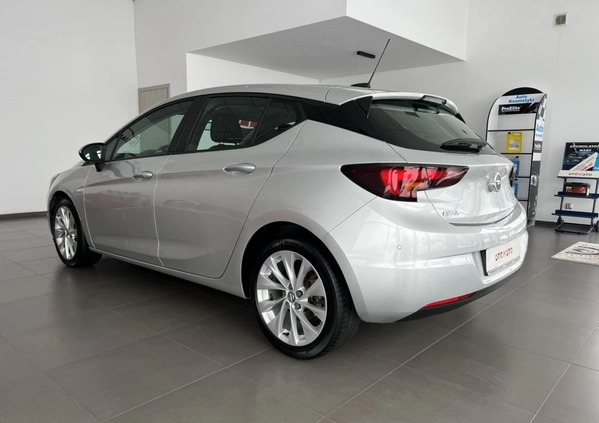 Opel Astra cena 38700 przebieg: 200000, rok produkcji 2017 z Kępno małe 631
